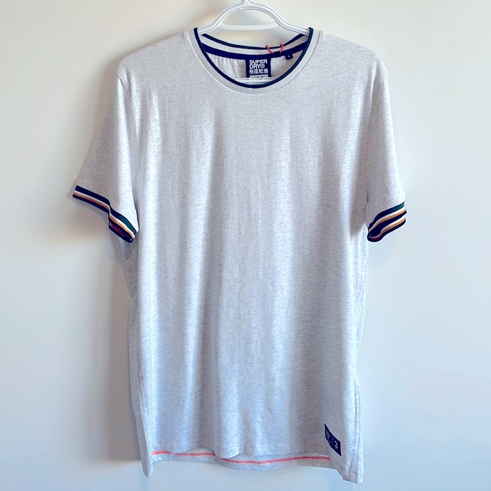 NWT mens Superdry T Shirt